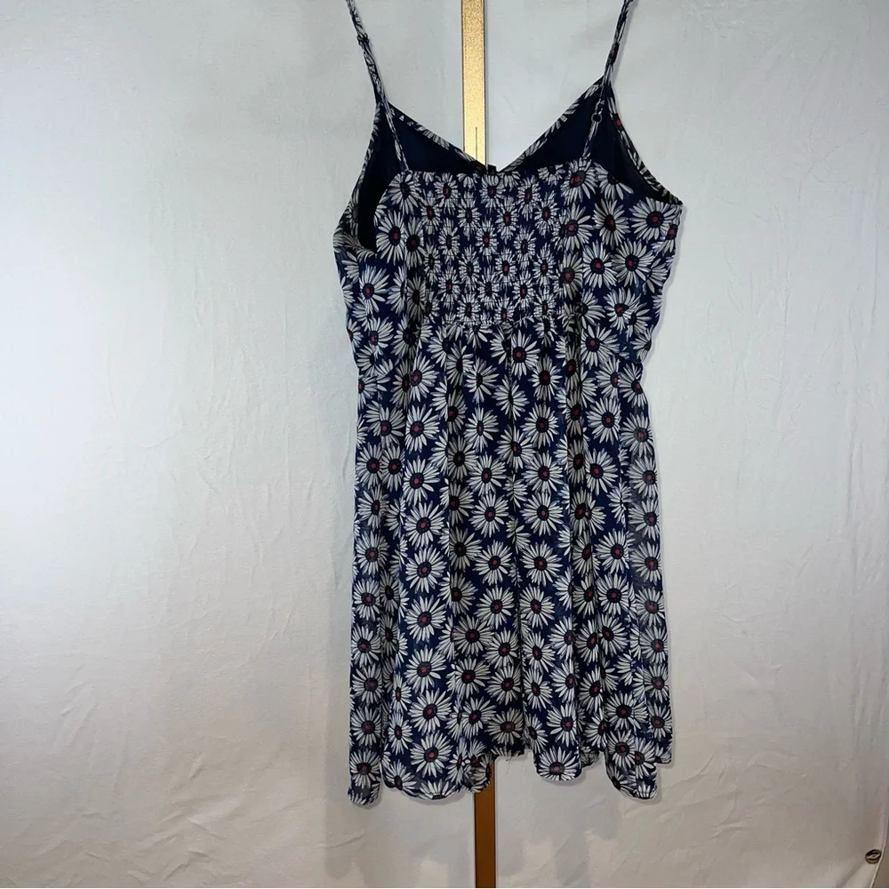 Blue and white floral sundress - Picture 3 of 3